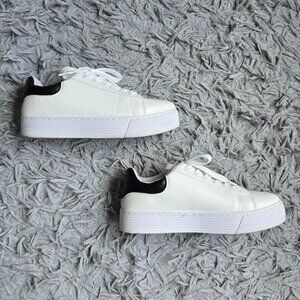 Platform Sneaker